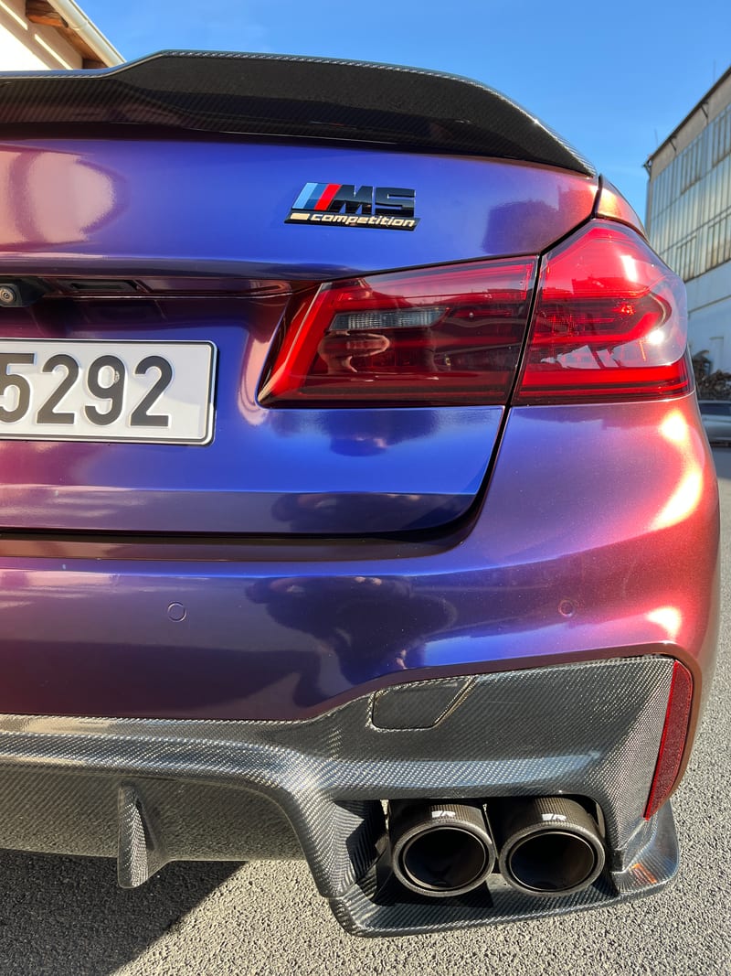 BMW M5 zadek po čištění
