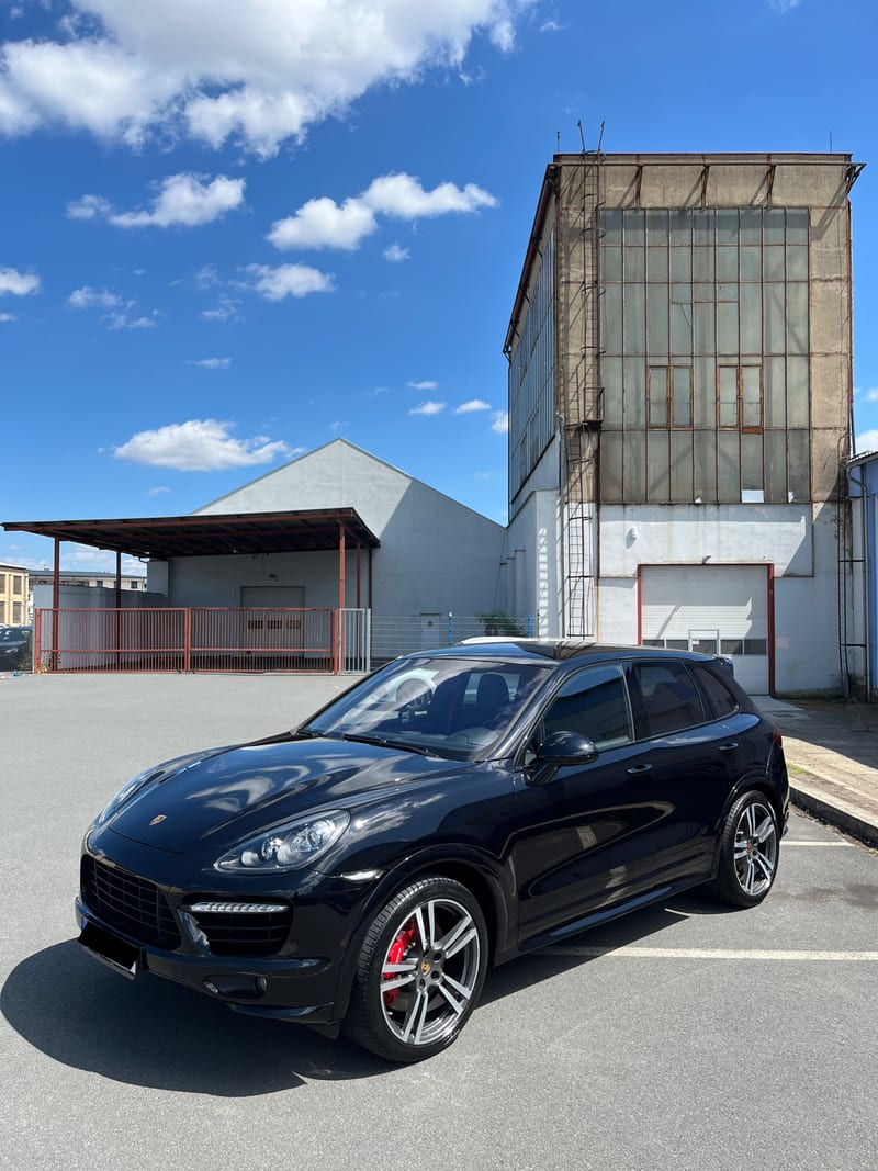 Porsche Cayenne předek