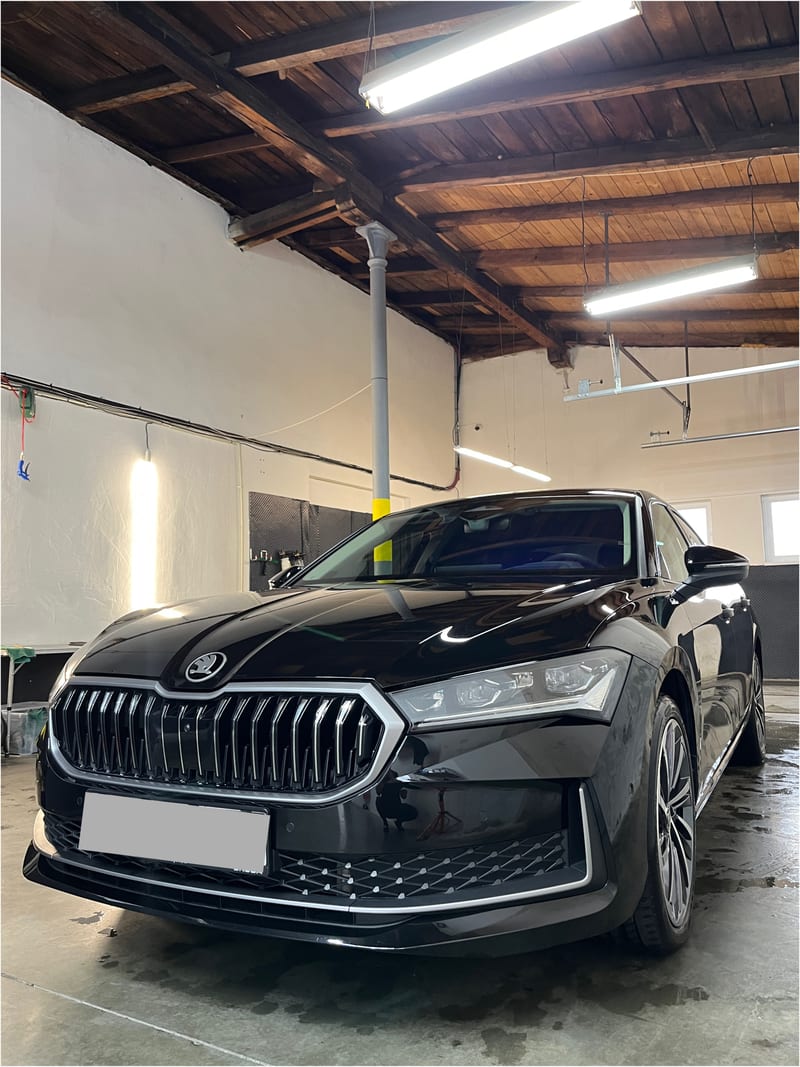 Škoda Superb bokovice