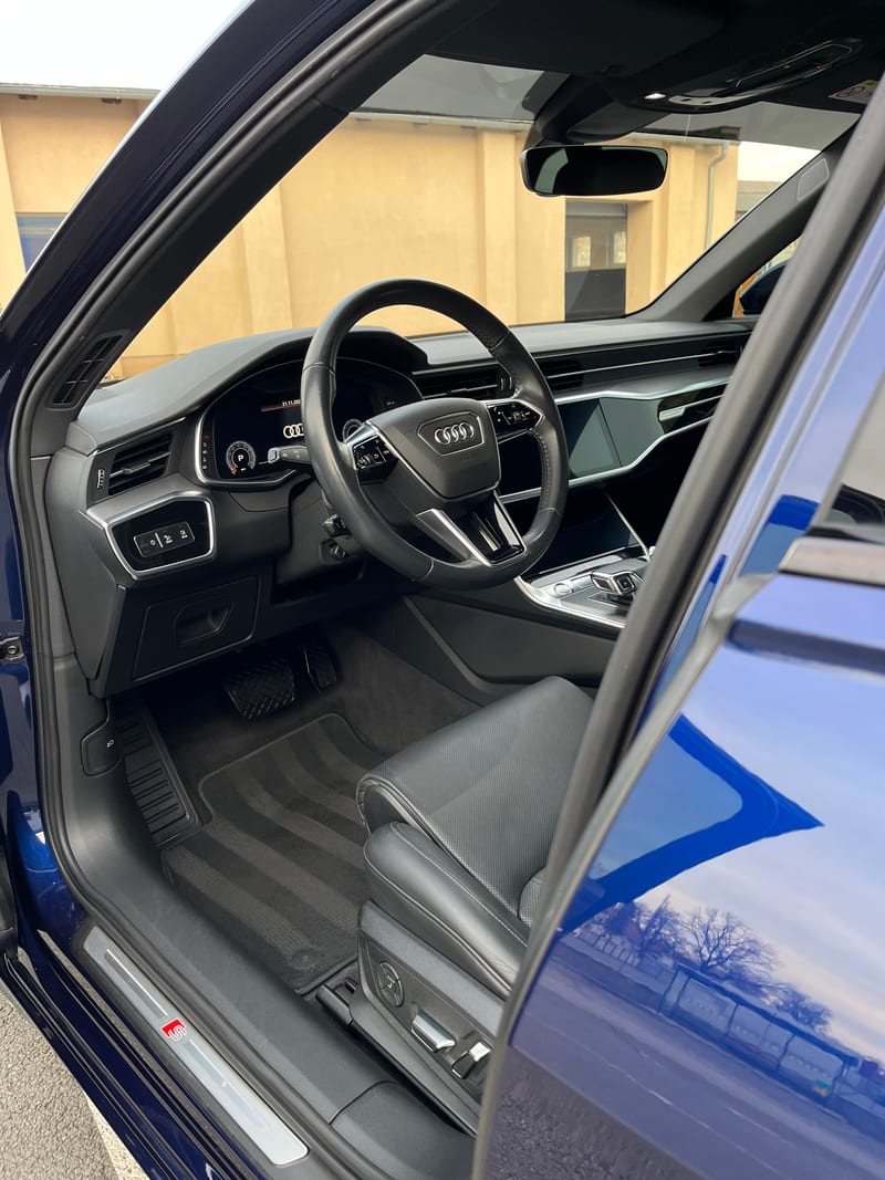 Audi přední prostor interiér